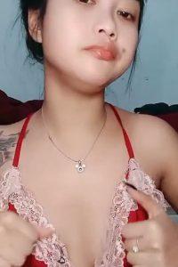 Adelia Colmek Seksi Pake Dress Merah