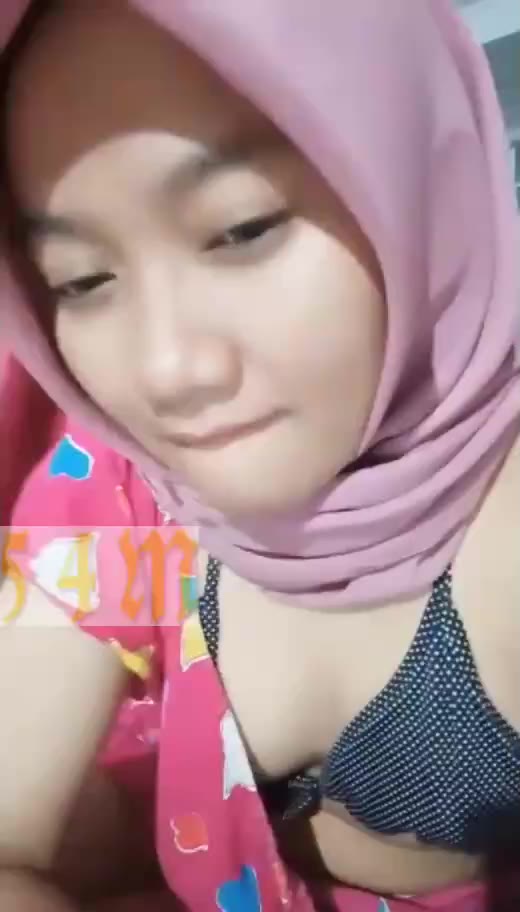 Playbokep id. Perawat Jilbab show bling2. PAP TT Hijab. Jilbab Buka BH. Jilbab Pamer memek.