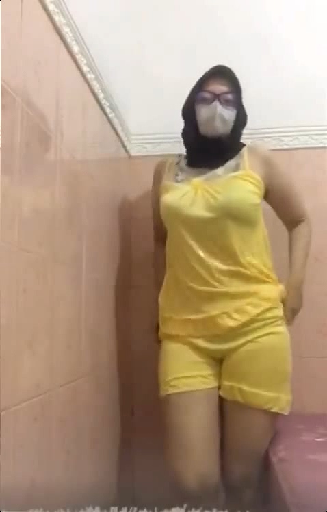 Jilbab Baju Kuning Bugil Show Bodi Sempurna