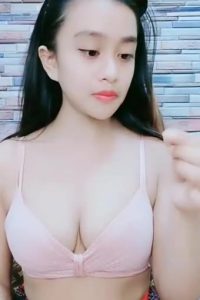 Lisa Show Omek Gonta Ganti Baju Seksi