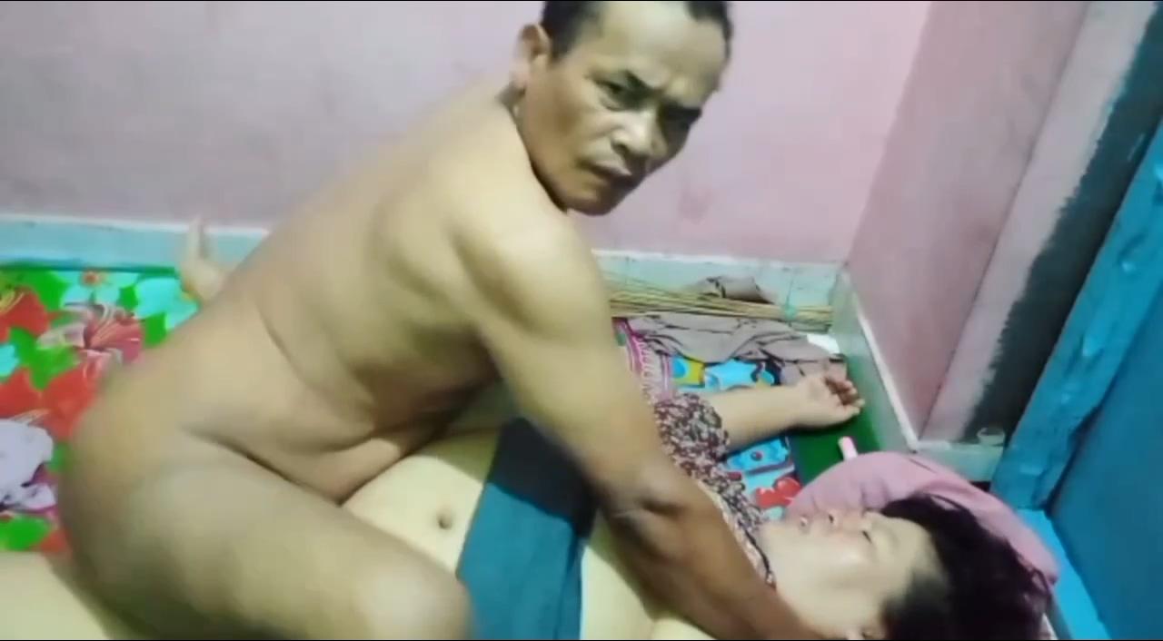 Mbah Maryono Ngentot Janda BBW Tobrut - LiveOmek