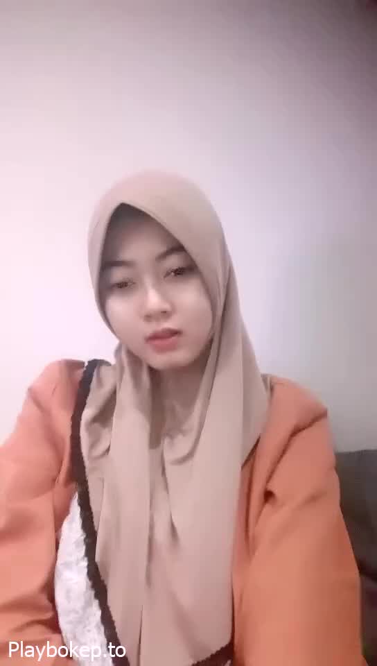 Nella Hijab Berujung Colmek Dildo