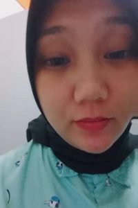 Tante Amara Vcs Berkerudung Hitam