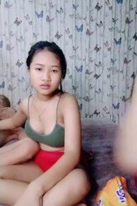 Anya Remaja Cantik Pesta Seks Sambil Live