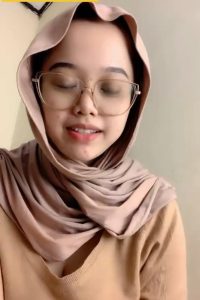 Ica Hijab Cantik Buka Baju Omek Telanjang