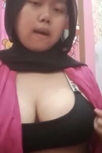 IRA Pesek Abg Hijab Chubby Show Colmek