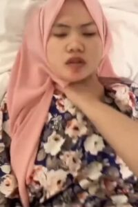 Ngentot Wanita Berhijab Pink