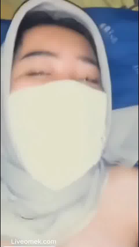 Menikmati Meki Sempit Cewek Jilbab Sange